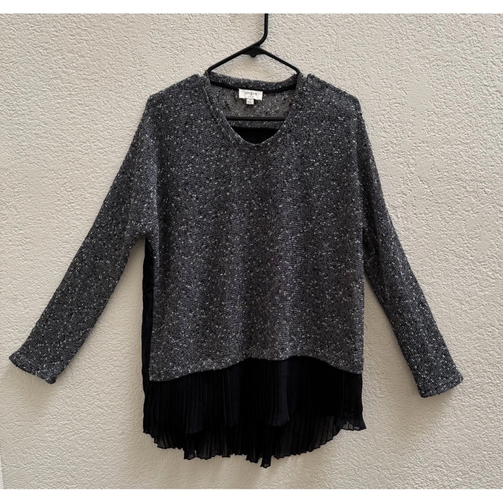 UMGEE Gray Black Pleated Faux Underlay Speckled White Knit Tunic Blouse Top SZ M
